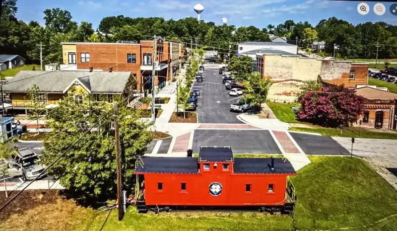 Flowery Branch, Hall County - North Georgia